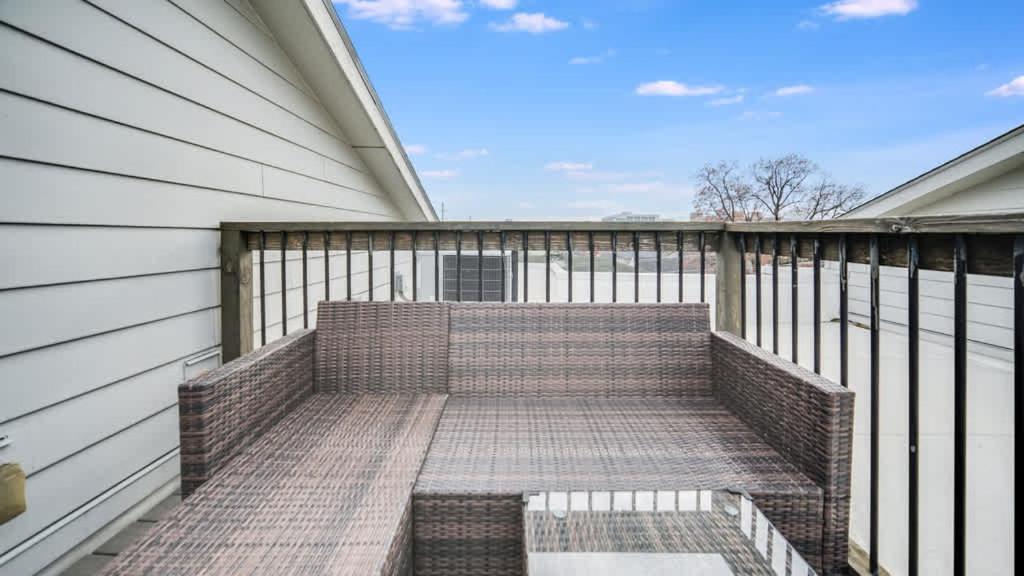 2-unit In The Vibrant Nulu District *