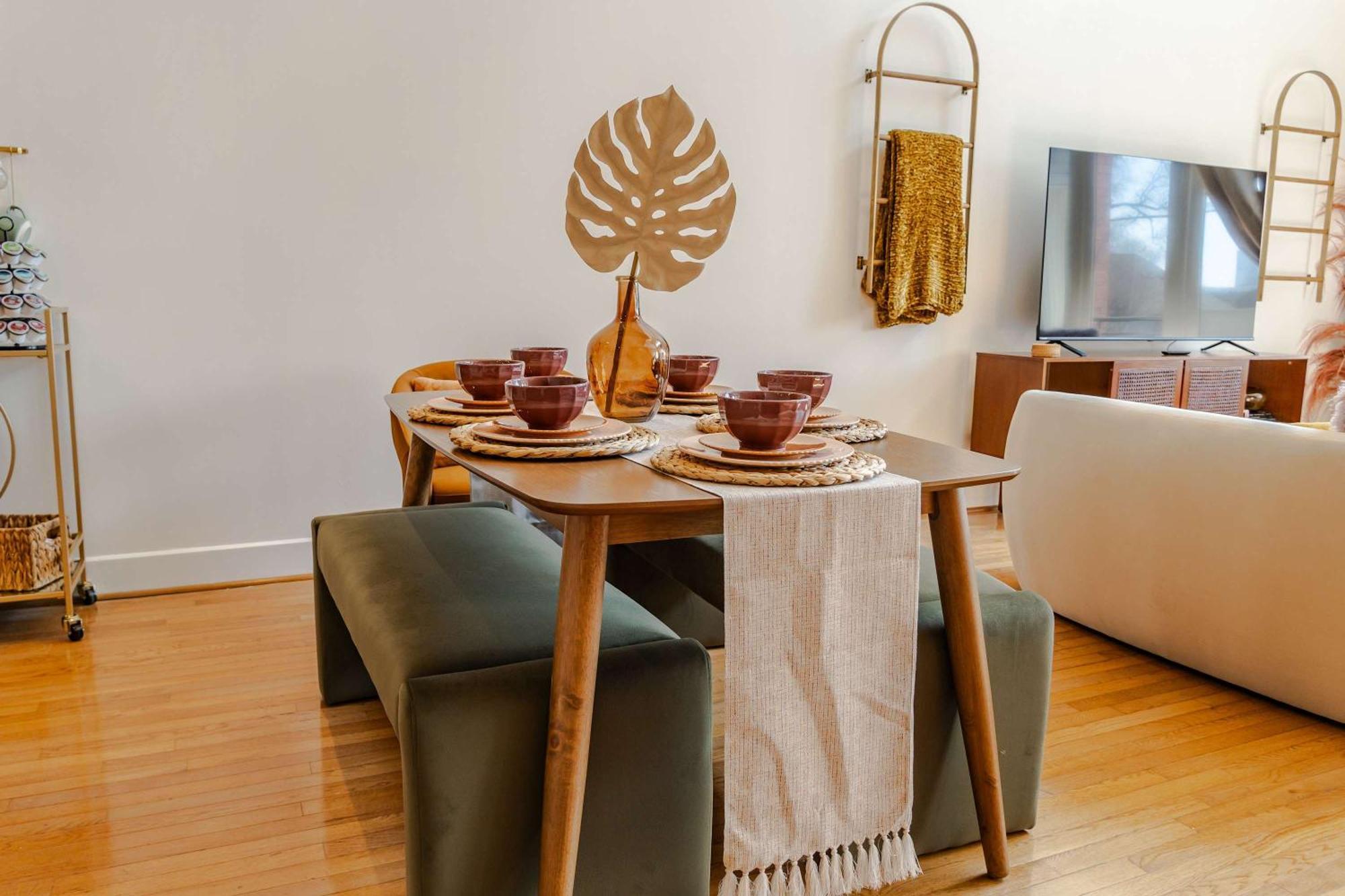 2-unit In The Vibrant Nulu District Apartment *